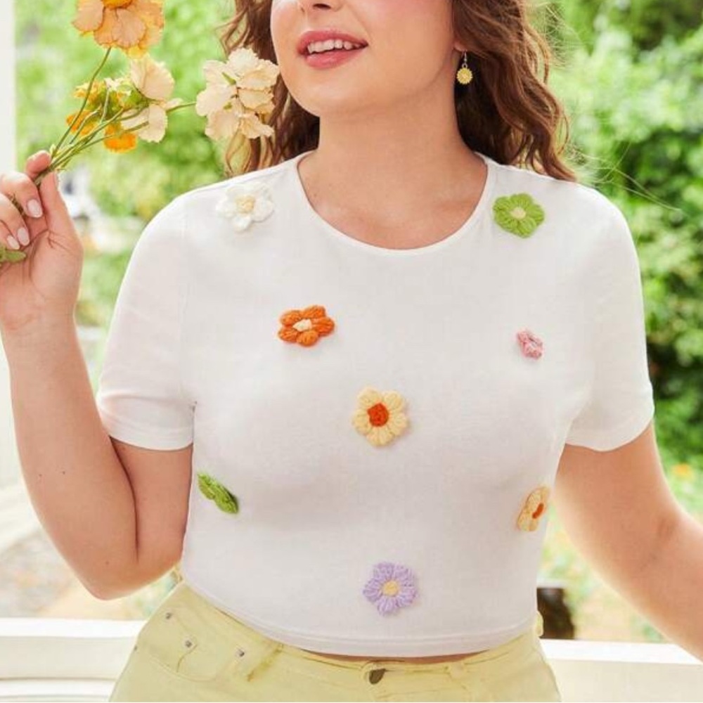 Plus size 16 95% cotton spring floral crochet patch crop top